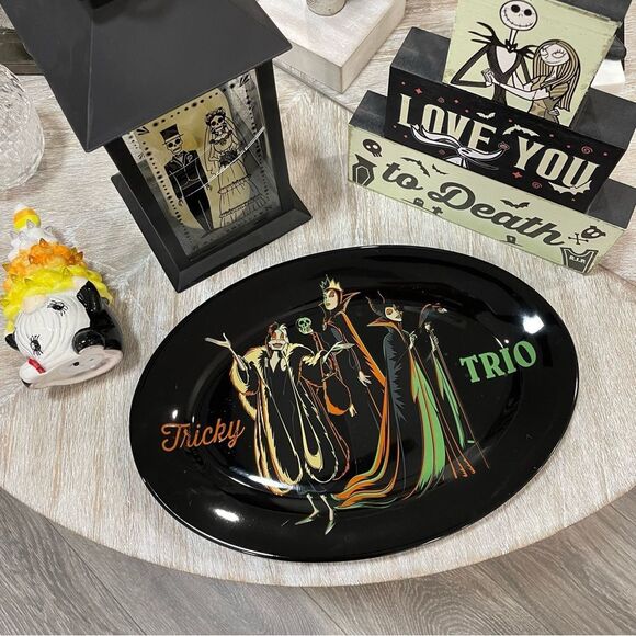 Disney Other - NWOT DISNEY ZRIKE BRANDS villains tricky trio oval plate in black
